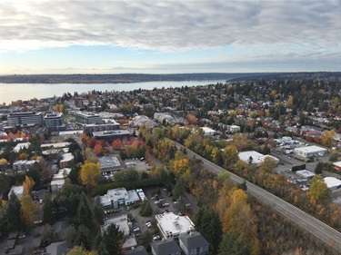 November-2024-aerial-image-of-NE-85th-Street-all-the-way-to-Lake-Washington